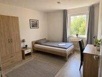 Einzelzimmer mit Arbeitsplatz