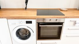 Neu renoviert: Wohnungen mit Einzelbetten, TV, WLAN, Parkpl. Bild 11