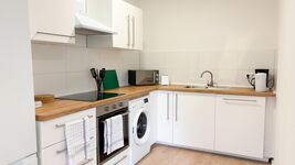 Neu renoviert: Wohnungen mit Einzelbetten, TV, WLAN, Parkpl. Bild 10