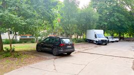 Neu renoviert: Wohnungen mit Einzelbetten, TV, WLAN, Parkpl. Bild 24