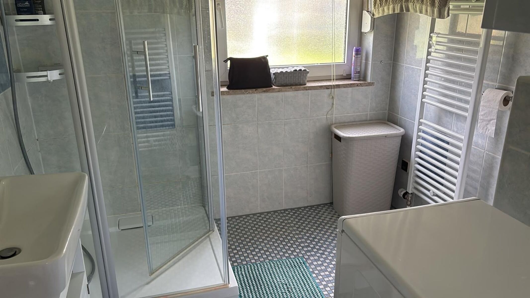 Badezimmer/Dusche/Toilette