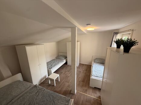 Kassel | bis zu 36 Personen | EZ + DZ | Internet | TV | Küche