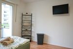 Schlafzimmer 2 - Kleiderregal, Smart-TV 