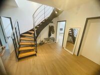 Große voll ausgestattete Wohnung mit Stellplätzen in D-Rath Bild 6