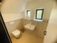 Große voll ausgestattete Wohnung mit Stellplätzen in D-Rath Bild 11