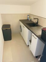 Große voll ausgestattete Wohnung mit Stellplätzen in D-Rath Bild 7