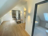 Große voll ausgestattete Wohnung mit Stellplätzen in D-Rath Bild 9