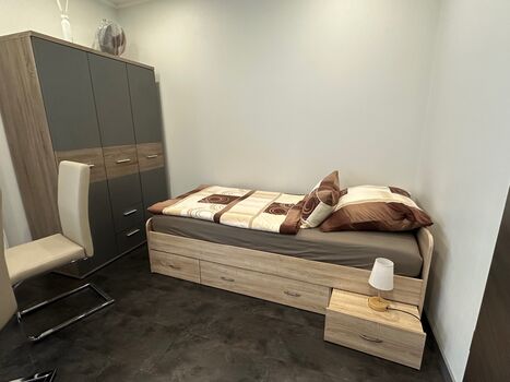 Möbliertes Zweibettzimmer Zdjęcie 3