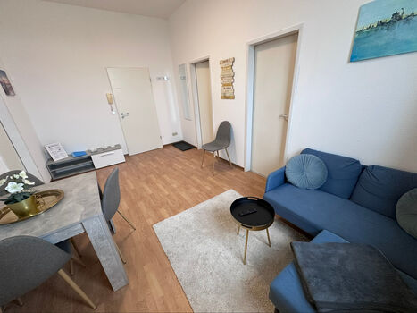Moderne Monteur-Wohnung Hafenkante in Rostock mit Parkplatz Bild 5