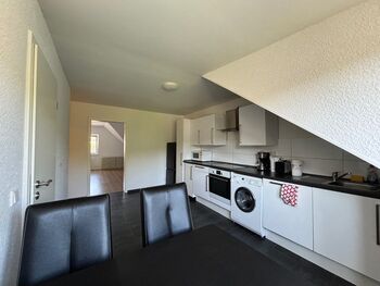 Komfortable Monteurwohnung mit eigener Küche und Bad Bild 2