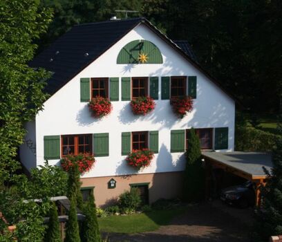 Max 21 Personen/ 3 WE / Terrasse/ Garten /5 Bäder/ free park Bild 1