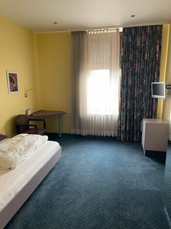 Pension Möbliert für FIRMA /Privat 10x EZ und 20x DZ Monatsvermietung Bild 5