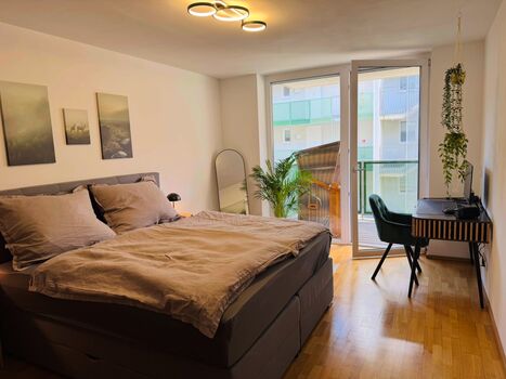 Schlafzimmer mit Doppelbett