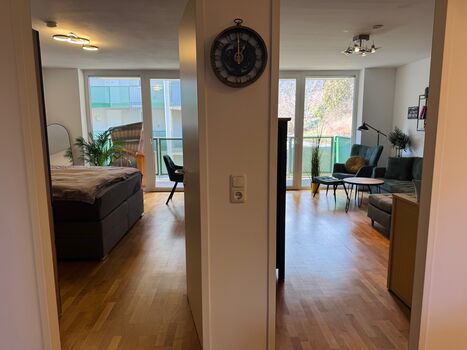 2 gleich große Zimmer - WG geeignet