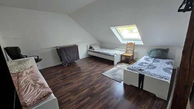 Krefeld schöne große 150 QM 5,5 Zimmer Monteurswohnung