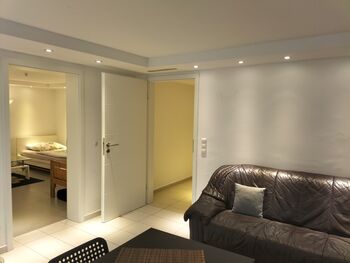 T-0 Mietangebote.Info bietet diese 2 Zi. Whg mit EBK, WLAN Bild 2