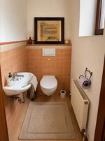 separate Toilette EG