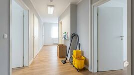 MH13 / TOMASZ-LIVING in DUISBURG - Einzelzimmer mit Schreibt Bild 9