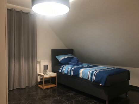 Großzügige Wohnung mit Parkplätzen und Garten/Terrasse Zdjęcie 1