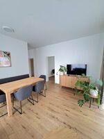 Central City Apartment with parking Bild 2