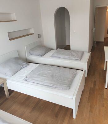 Schlafzimmer 1