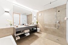 2x Bad + 1 Gäste WC