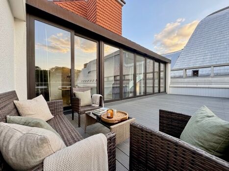 Top Floor Maisonette: Zentrales Penthouse mit Parkplatz dire Obrázok 3
