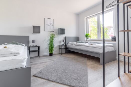 Schlafzimmer 1