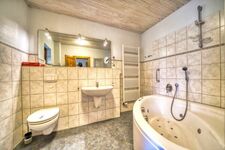 Großzügiges Haus mit Garten, Kamin und viel Platz Bild 2