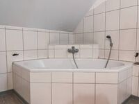 Komplettes Haus in ruhiger Gegend mit Kamin in Eggolsheim Picture 9