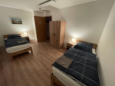 Schlafzimmer 1