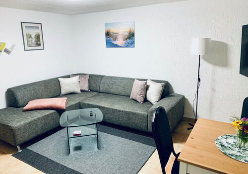 MONTEUR APARTMENT -VILLA Rostock bis 4 P. EG mit Terrasse Bild 2