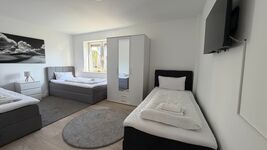 Maisonette-Wohnung für 7 Personen mit Garten & Bachlage Bild 2