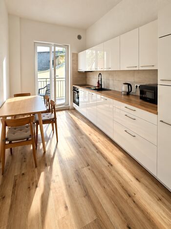 Küche mit Balkon