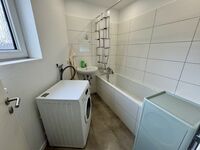 8 Schlafplätze in Wuppertal-Oberbarmen – 3 Schlafzimmer, Aufzug, Balkon Picture 2