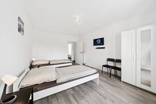 100 m² Monteurwohnung Solingen – 4 Schlafzimmer, 8 Betten, 2 Balkone Picture 13