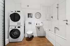 100 m² Monteurwohnung Solingen – 4 Schlafzimmer, 8 Betten, 2 Balkone Picture 7