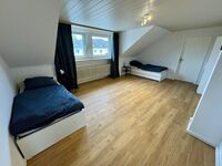 Dachgeschosswohnung Solingen, 85 m², 4 Zimmer – für 6 bis 8 Personen Picture 3
