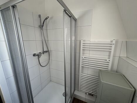 Monteurzimmer Solingen für 5 Personen – 2 Schlafzimmer, Stellplatz Bild 5
