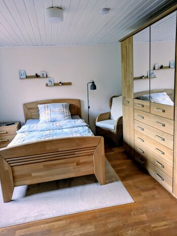 Einzelschlafzimmer unten