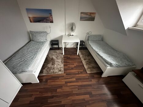 Monteurwohnung Krefeld 6-12 Betten 5,5 Zimmer 155 QM mit WLA