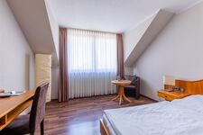 Salí Homes | Hotel zum Dorfbrunnen - Bornheim Bild 14