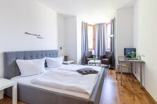 Salí Homes | Hotel zum Dorfbrunnen - Bornheim Bild 15