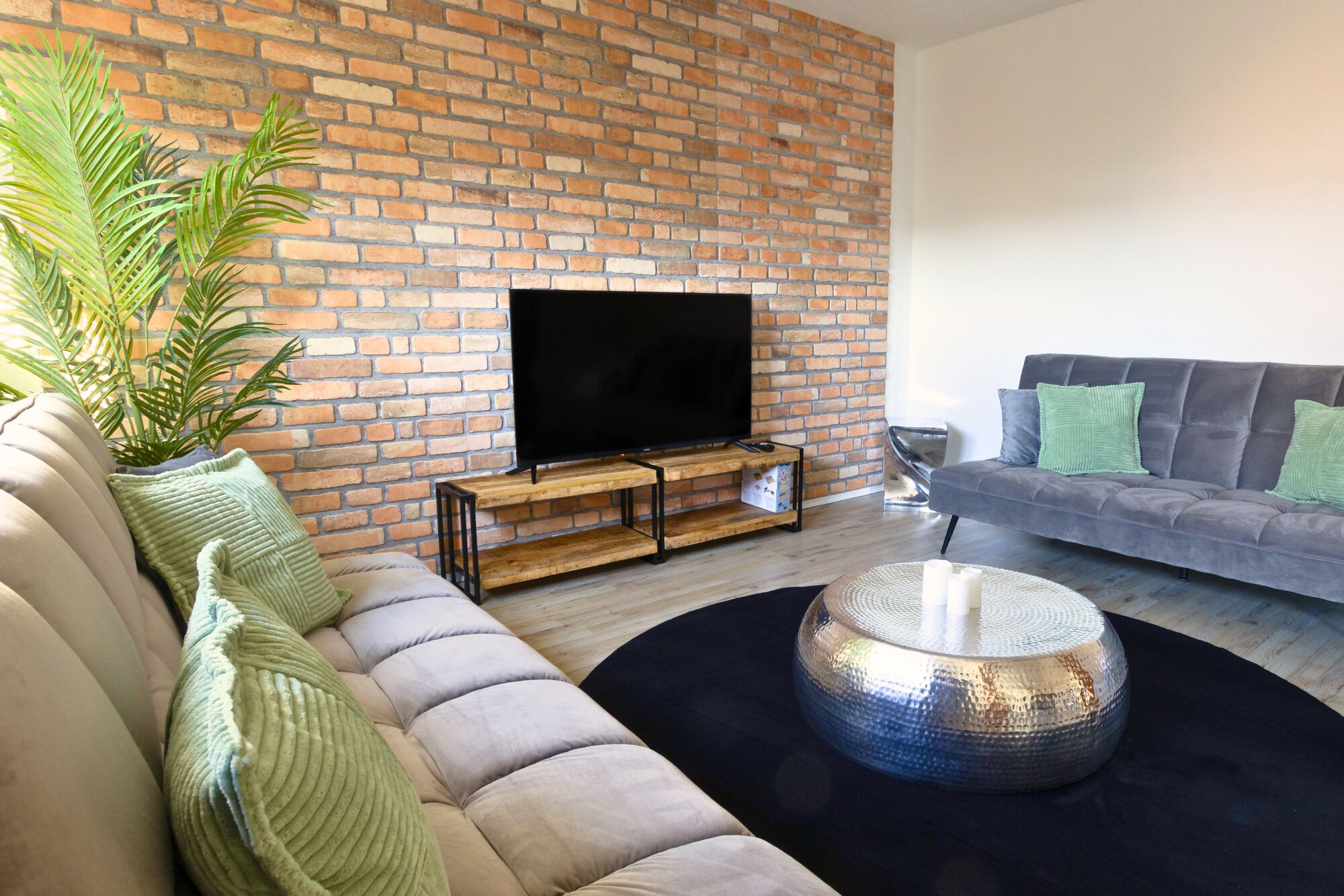 Ausgestattet mit Smart-TV – ideal zum Streamen nach einem langen Arbeitstag.