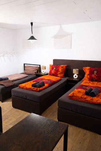 Cozy Apartment Hideaway -5 min zur Autobahn Bild 5