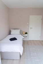 HOCHWERTIG | EINZELBETTEN | FREE PARKING | NÄHE B6 | Bild 2