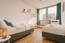 Schlafzimmer 1, Doppelbett 1.80 x 2.00 m ODER zwei Einzelbetten 0.90 x 2.00 m