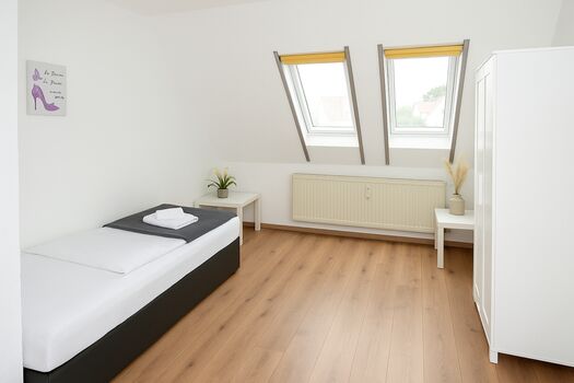 SUNNYHOME Monteurwohnungen nahe Regensburg (8 Pers) (ID 401) Bild 2