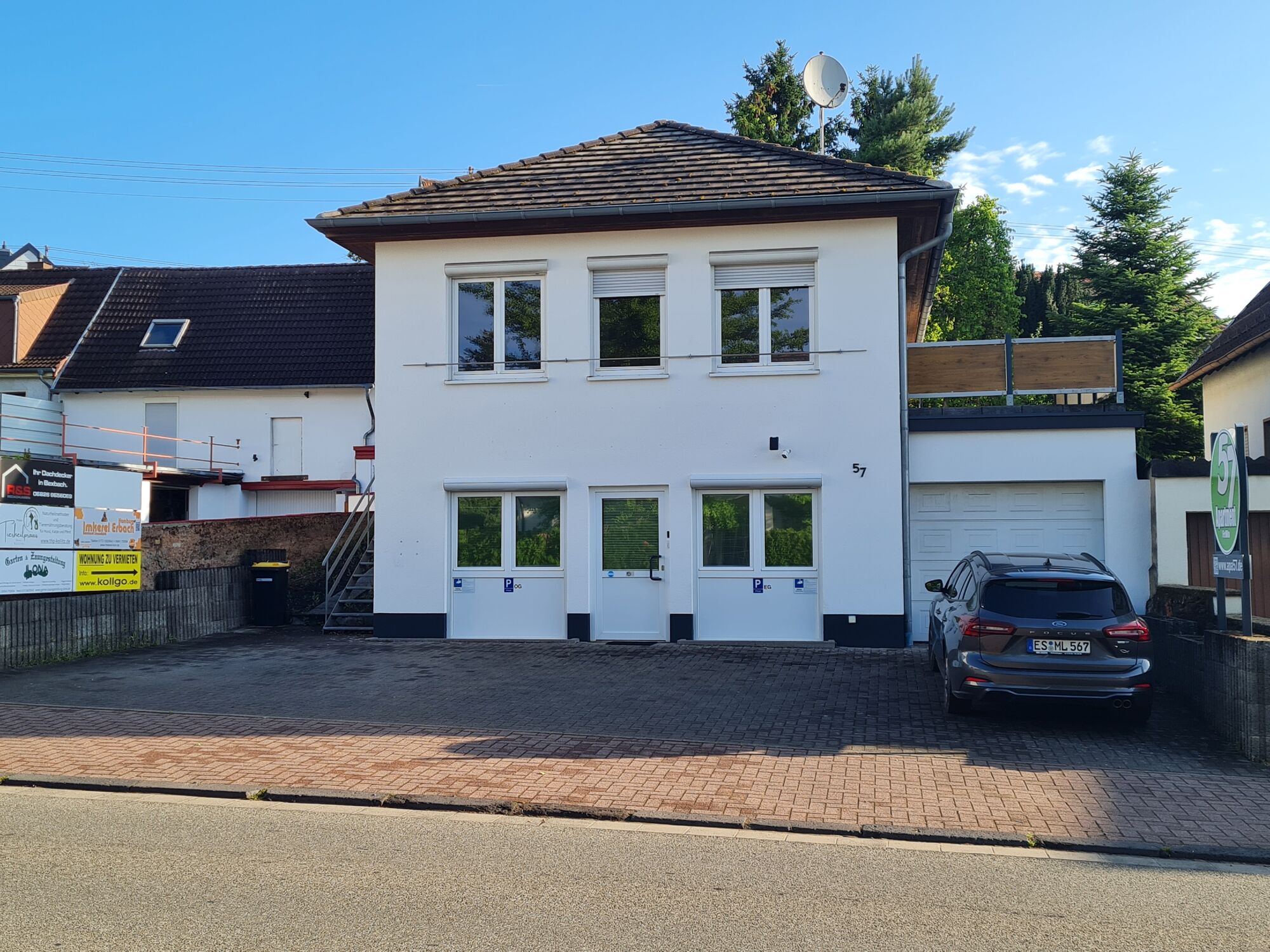 Easy Entry EG mit 2 x 5,5 mtr. Parken (rechts)