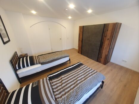 Schlafzimmer 2 (Große Wohnung)